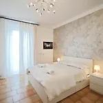 Comodhouse Διαμέρισμα *